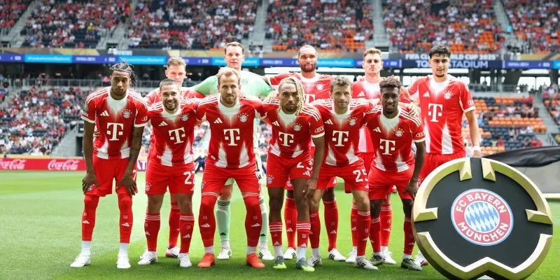 Màu áo thi đấu đặc trưng của câu lạc bộ Bayern Munich